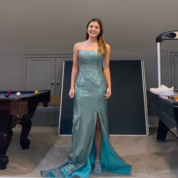 Sherri Hill Prom Dress - Picture 2 of 5